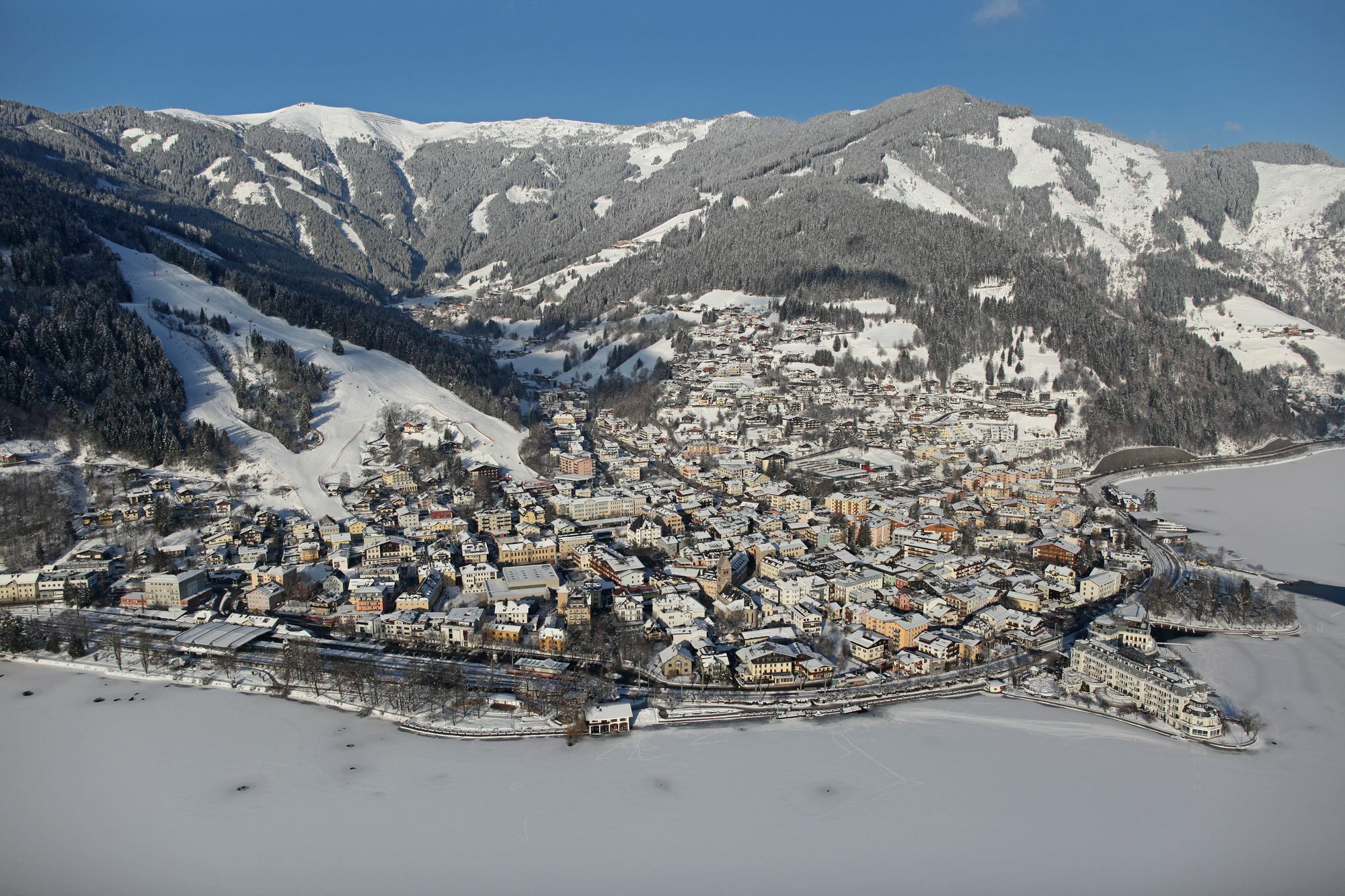 Ski-N-Lake City Apartments Zell am See Bagian luar foto